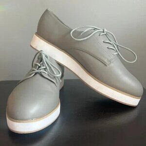Matt & Nat Women sz 39  "hall" gray vegan leather oxford loafer
